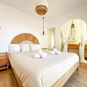Chakra House Fuerteventura - Affordable In A Cozy Guest house Corralejo